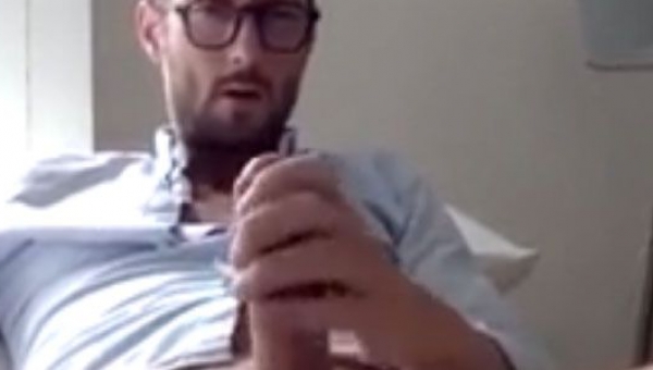 Nerdy Daddy Jerking Off And Cumming